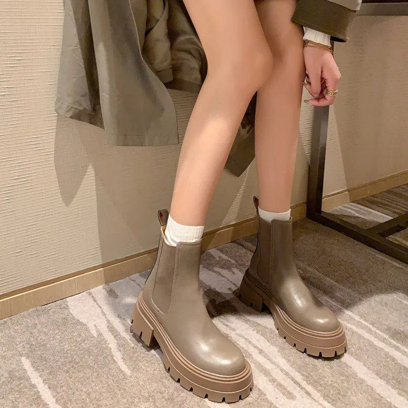 Leather ankle boots with thick high heels - Image 4