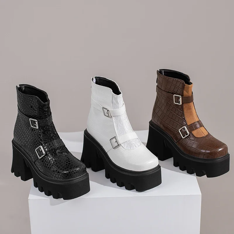 Plaid pattern microfiber ankle boots with back zip and buckle - Image 6