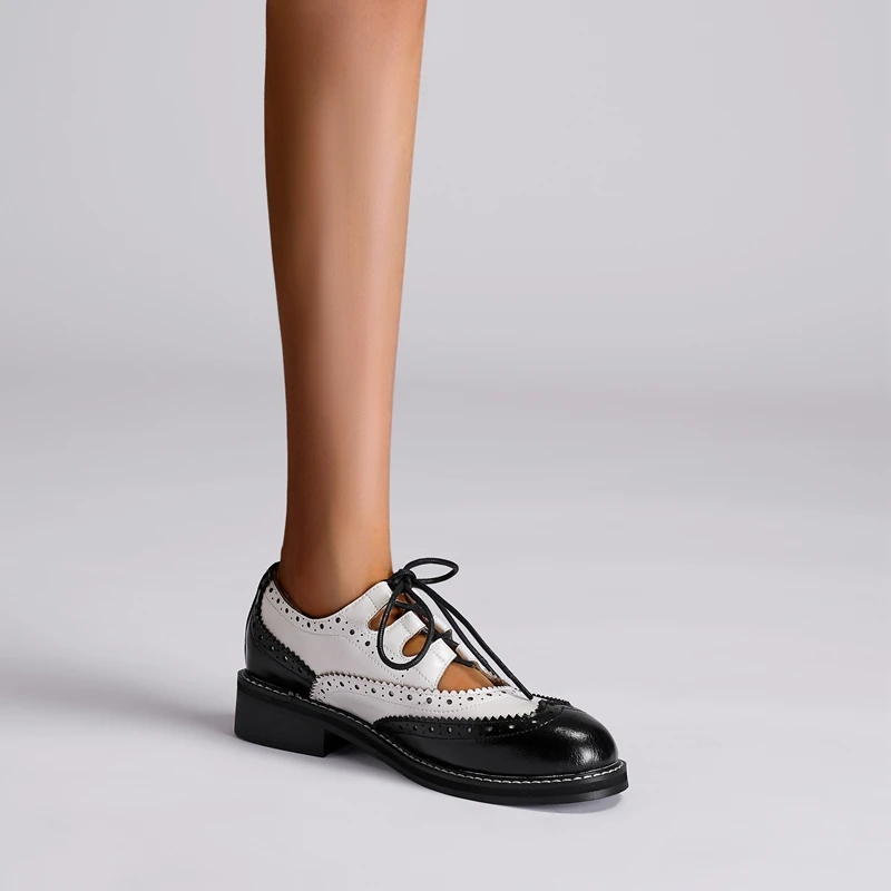 Hollow out leather lace up round head heels - Image 3