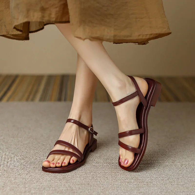 Classic leather low heeled sandals for office and casual wear - Image 4