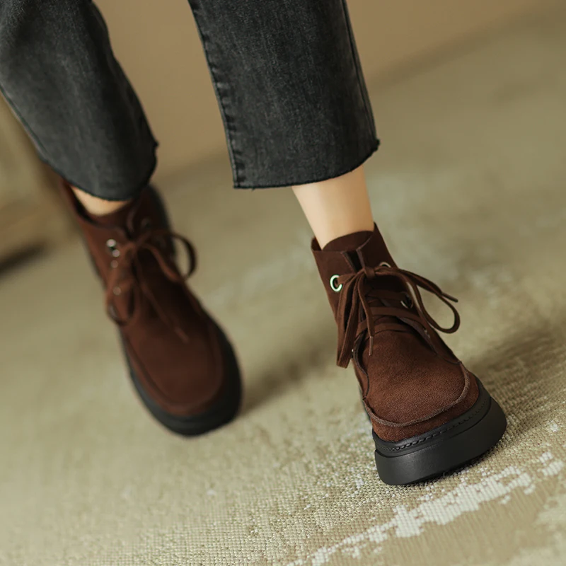 Cow suede leather ankle boots with chunky heels and zipper - Image 10