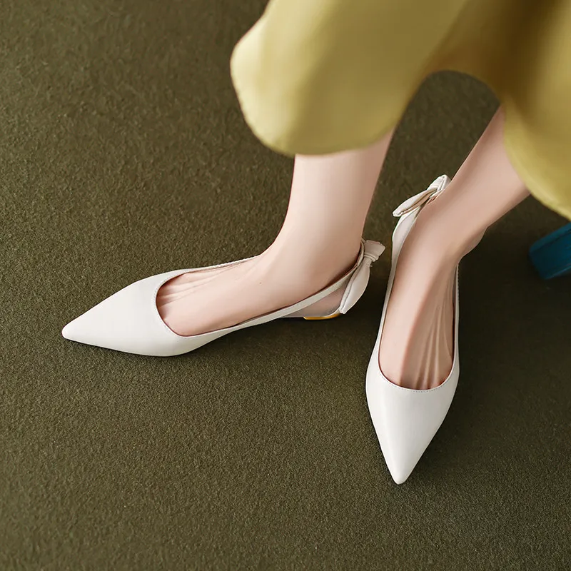 Beige pointed toe flats - Image 5