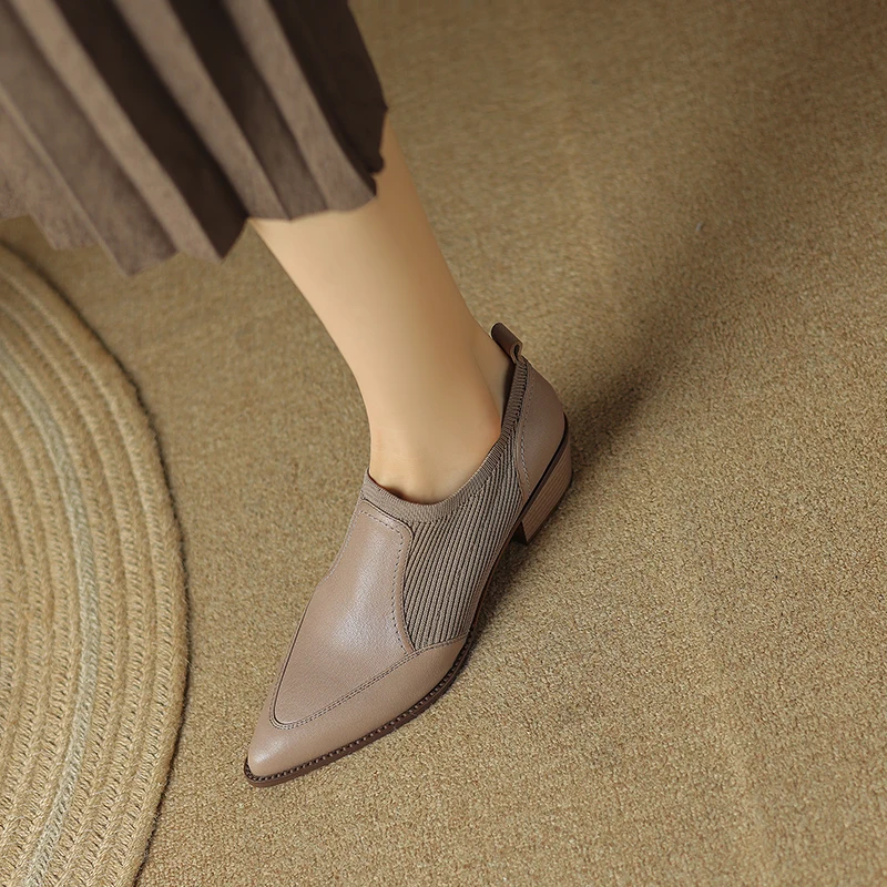 Sheepskin leather pointed toe slip-on pumps with square med heels - Image 6