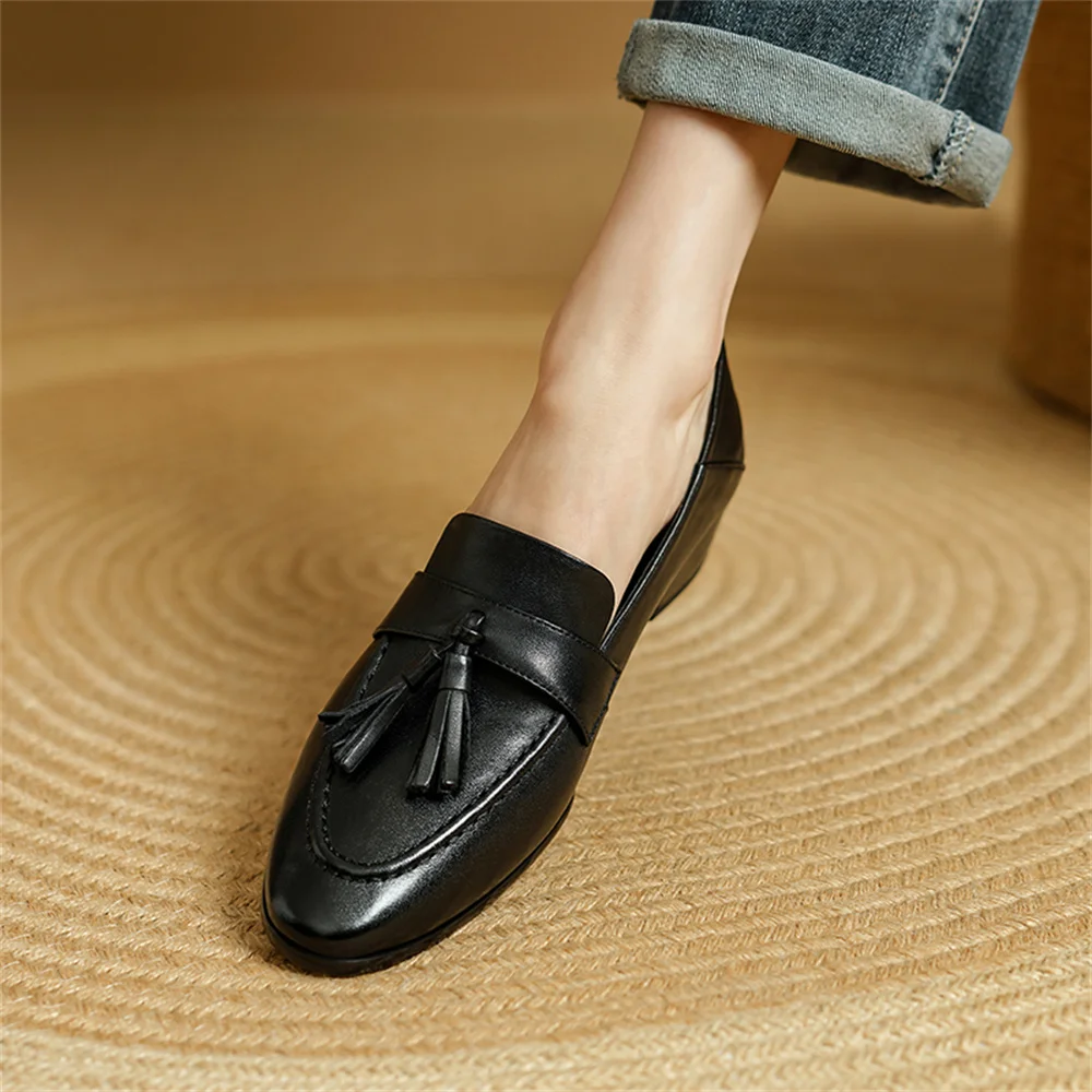 Genuine leather high heeled loafers - Image 11