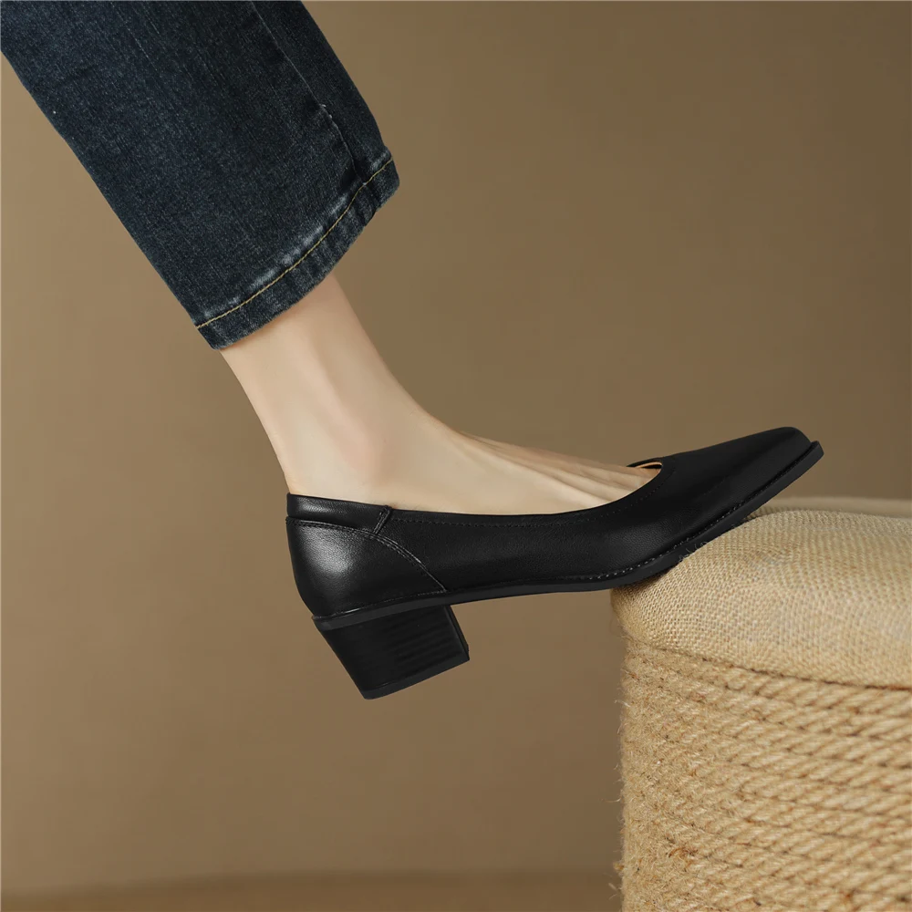 Vintage thick heels pointed toe leather pumps - Image 13
