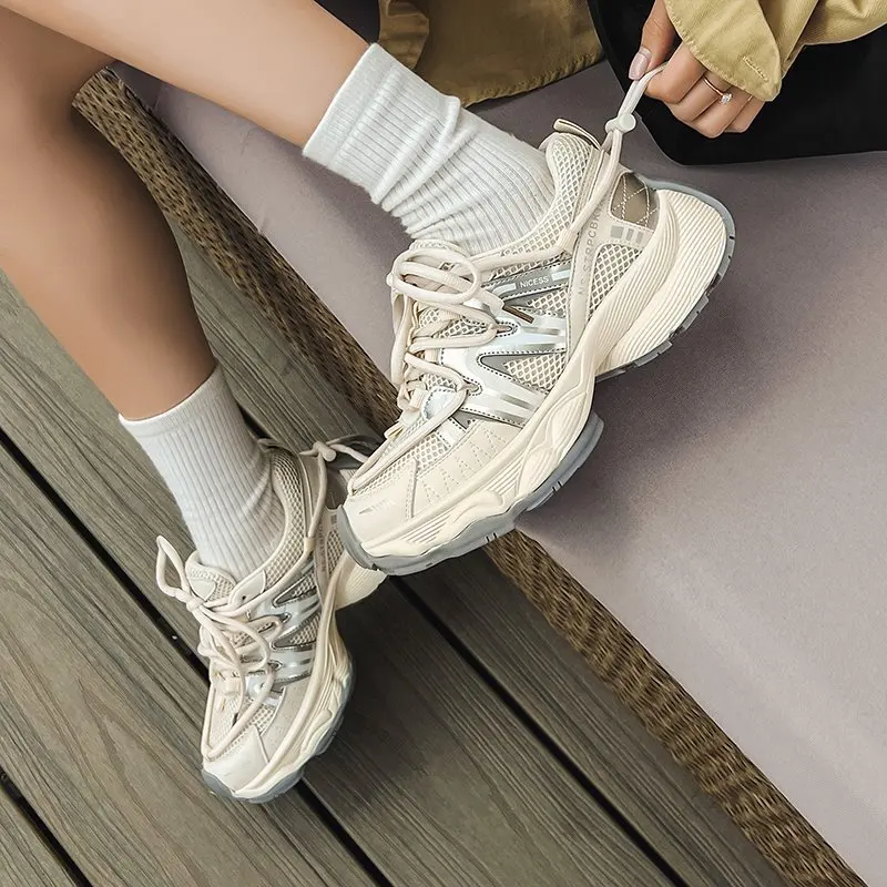 Casual lace up platform sneakers with patchwork design - Image 2