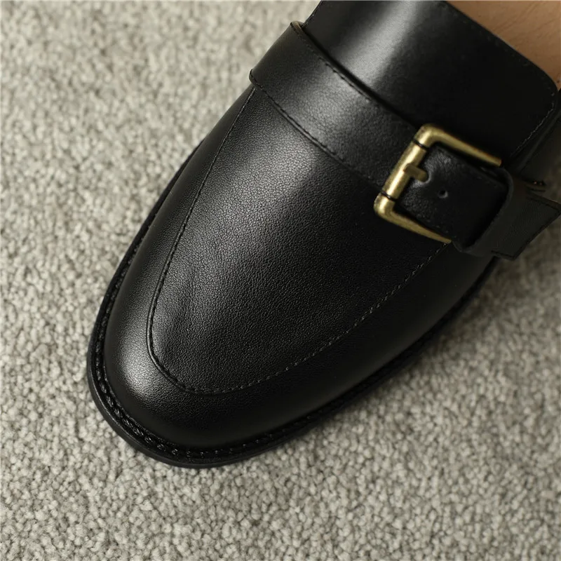 Retro classic leather pumps with buckle and low heels - Image 7