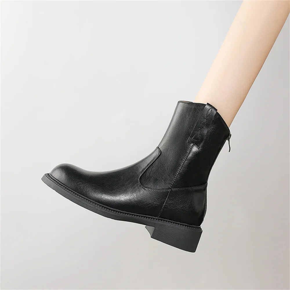 Genuine leather ankle boots with low heels - Image 5