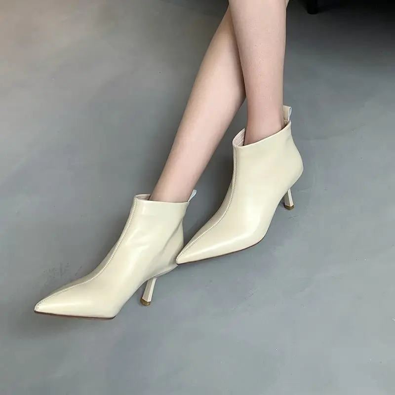 Genuine leather ankle boots with thin high heels - Image 3