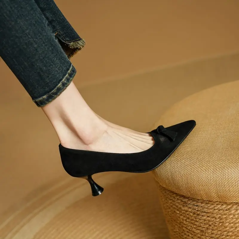 Suede pointed toe high heels with bowtie - Image 8