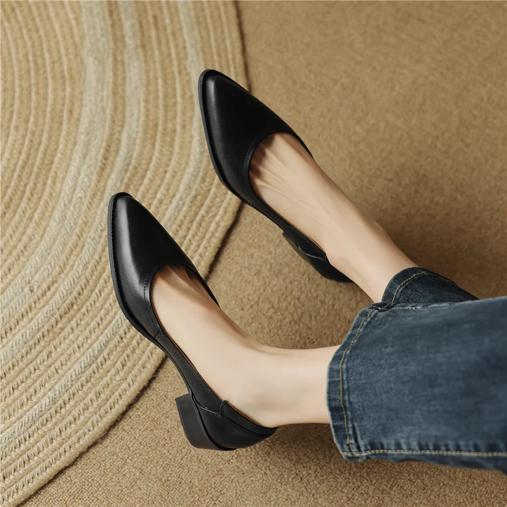 Vintage thick heels pointed toe leather pumps - Image 5