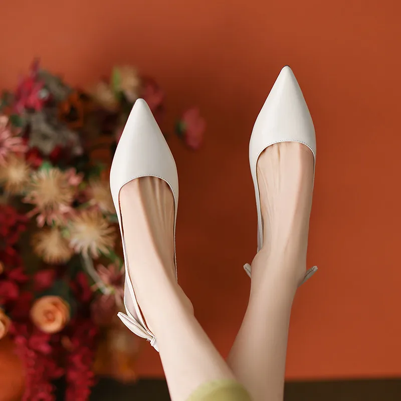 Beige pointed toe flats - Image 3