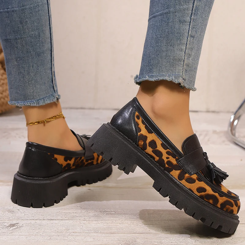 Faux suede leopard platform loafers with tassels - Image 5