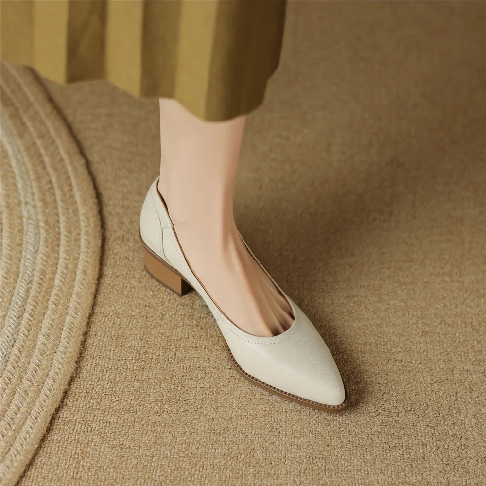 Vintage thick heels pointed toe leather pumps - Image 12