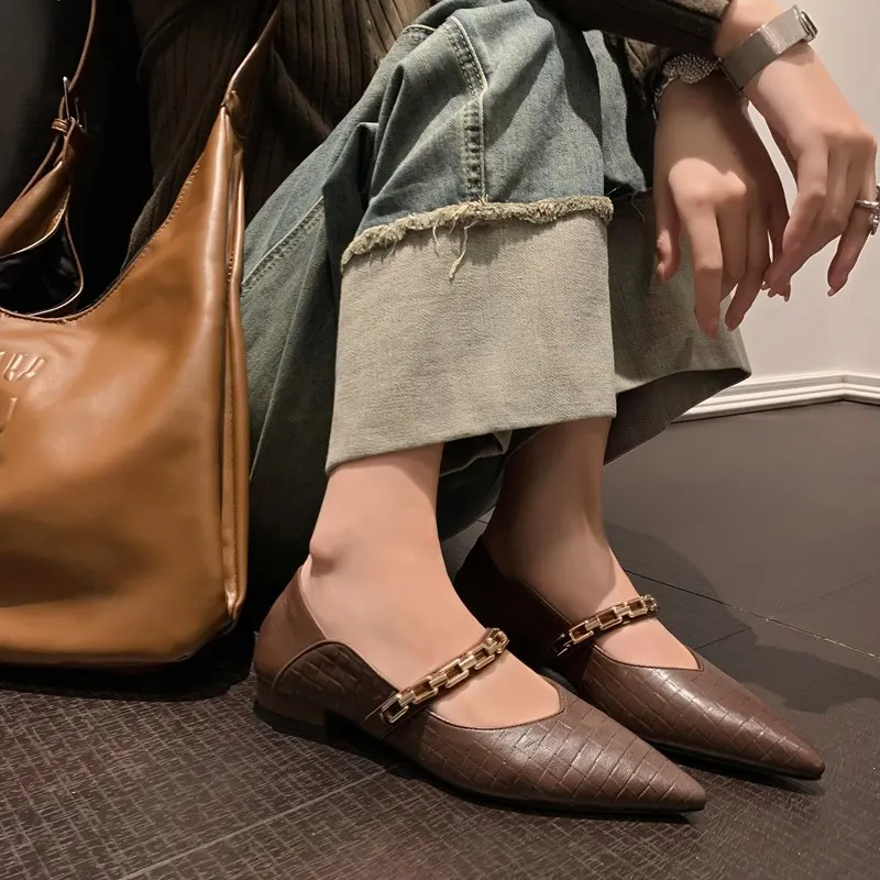 Genuine leather pointed toe mary jane shoes with mid heels - Image 3