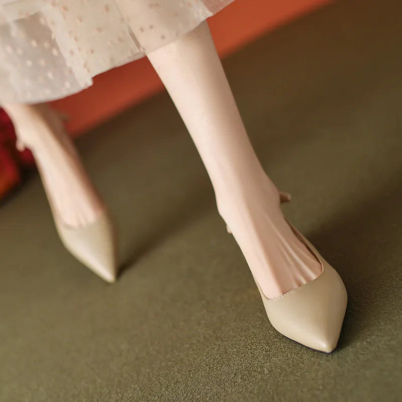 Beige pointed toe flats - Image 6