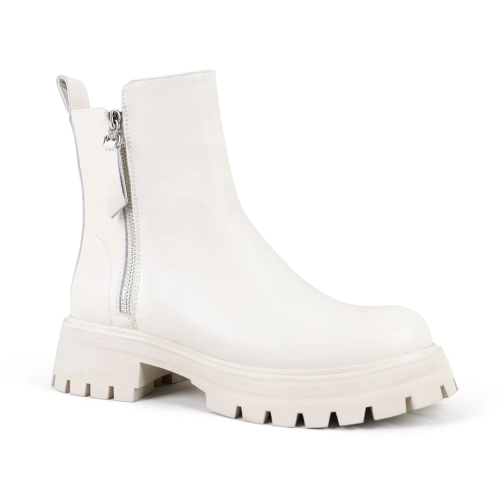 Casual ankle boots with side zipper and block heels - Image 9