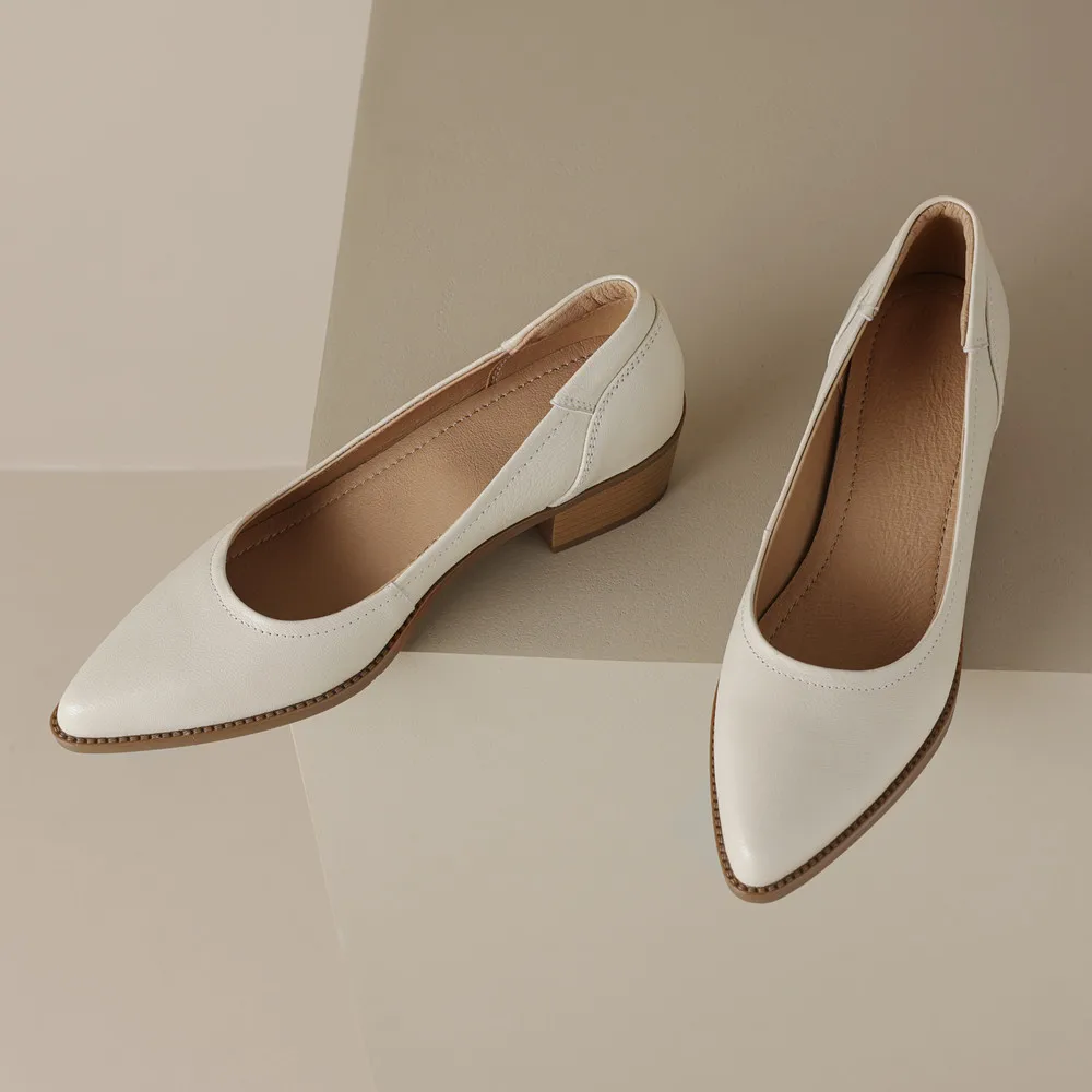 Vintage thick heels pointed toe leather pumps - Image 6