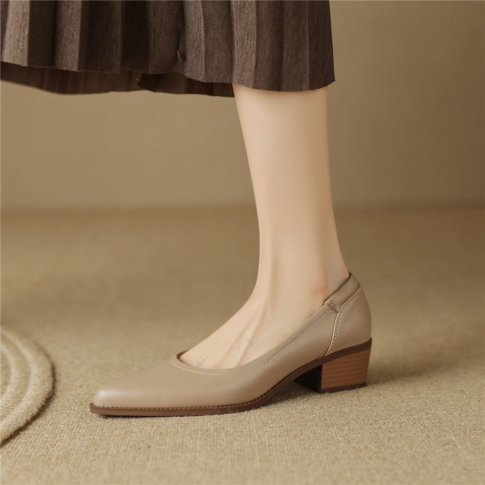 Vintage thick heels pointed toe leather pumps - Image 11