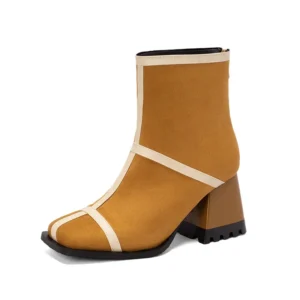 Ankle boots with square toe and back zip in mixed colors