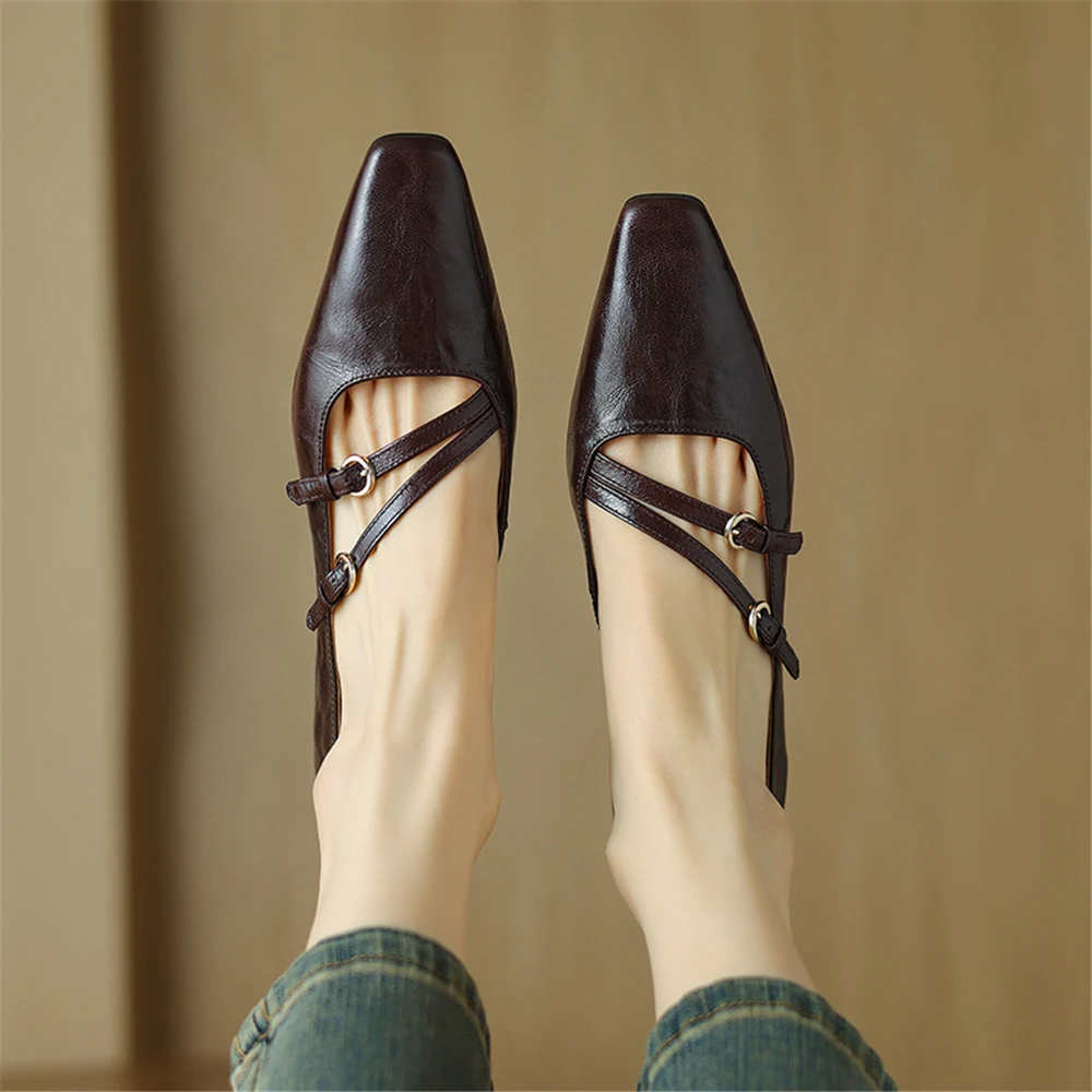 Thick heeled leather pumps with buckles - Image 5