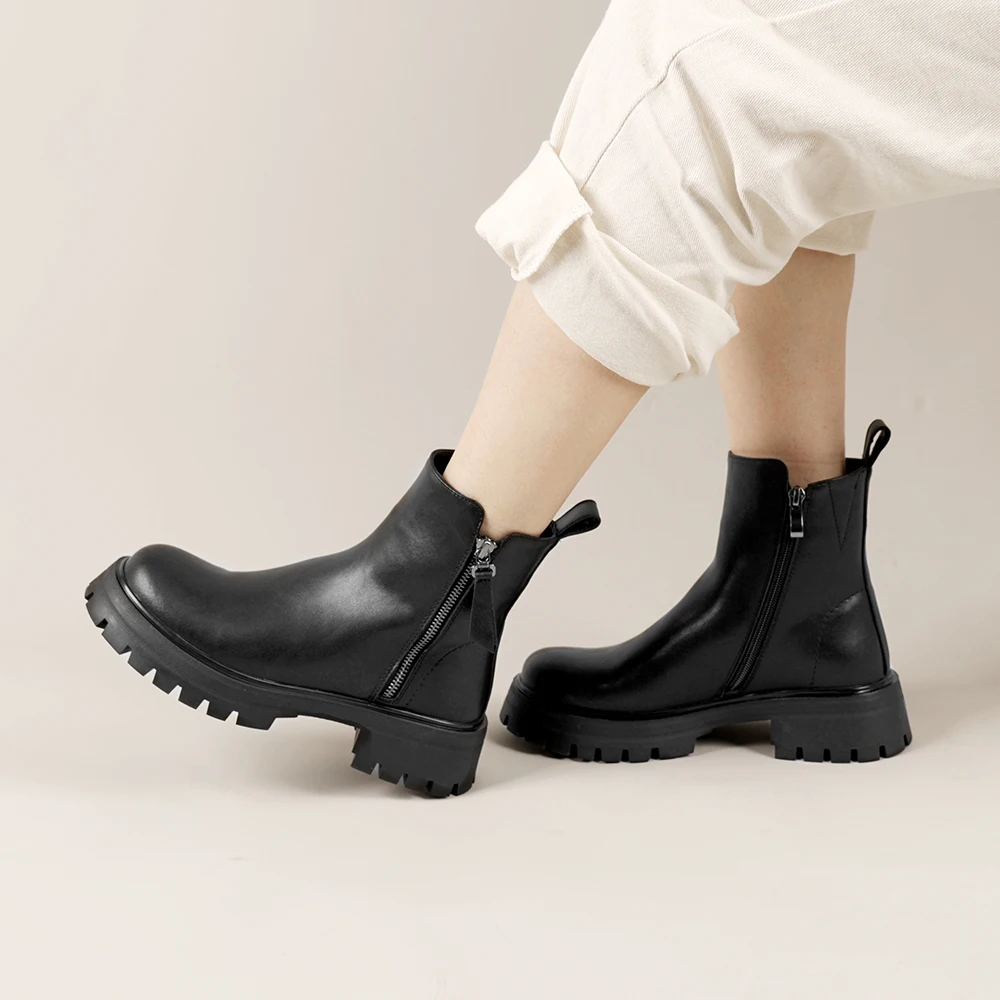 Casual ankle boots with side zipper and block heels - Image 5