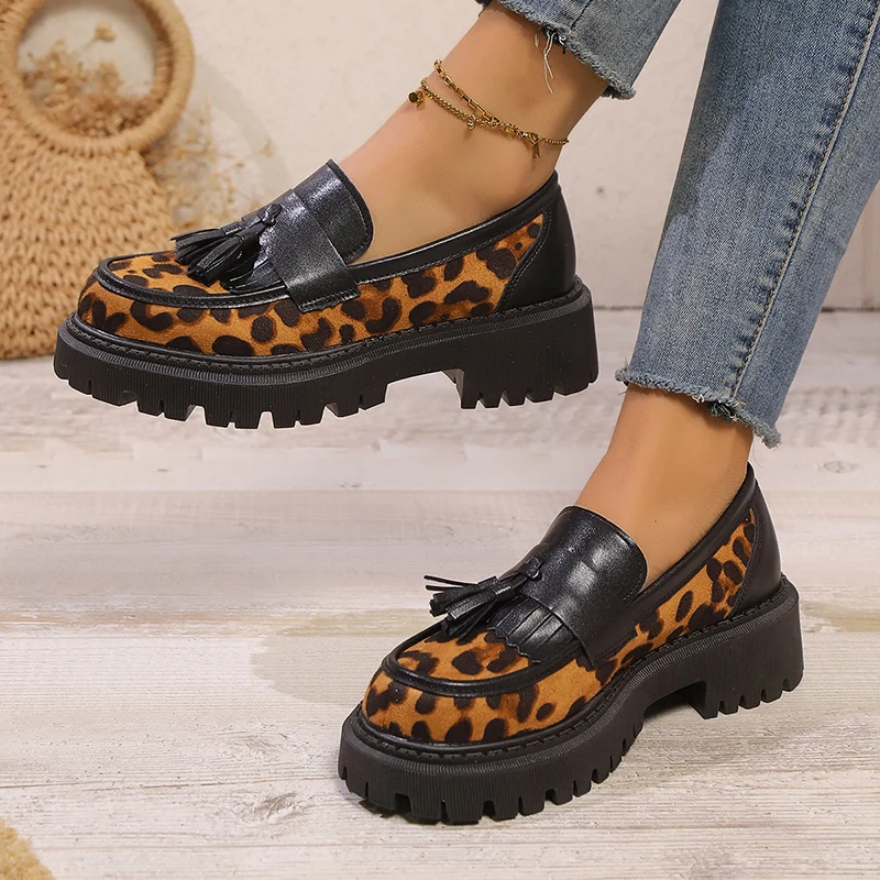 Faux suede leopard platform loafers with tassels - Image 4
