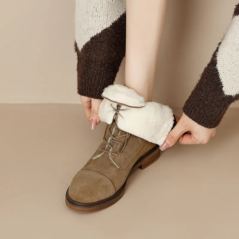 Genuine leather ankle boots with wool and low heels - Image 2