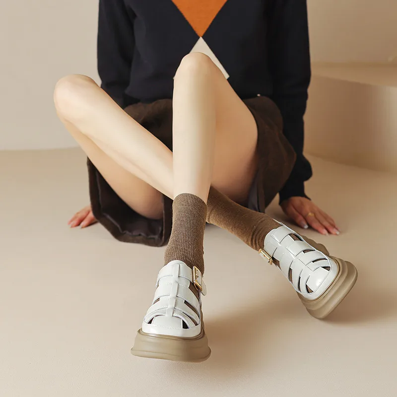 White platform sandals - Image 3